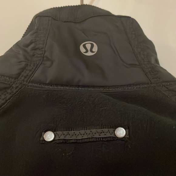 Lululemon black jacket (size 4 or 6) great condition - Picture 9 of 11